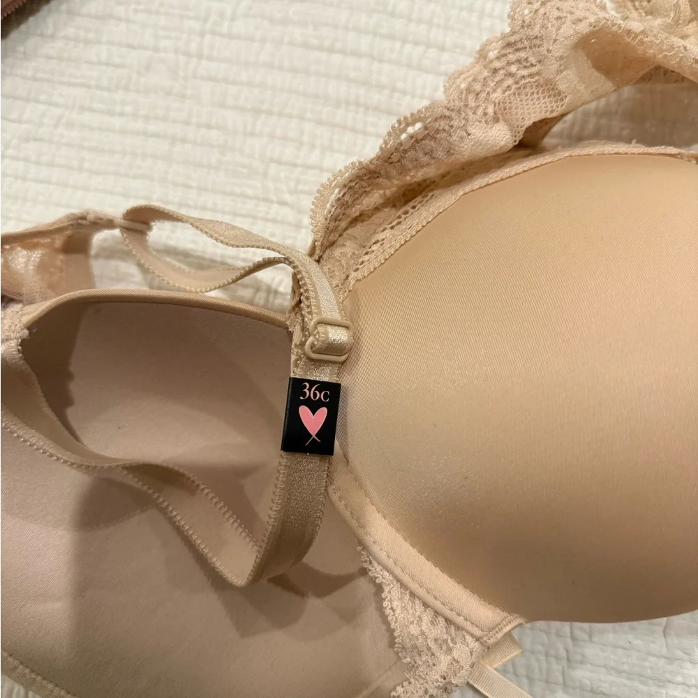 Elegant Lace Trimmed Tan Bra - Picture 3 of 3